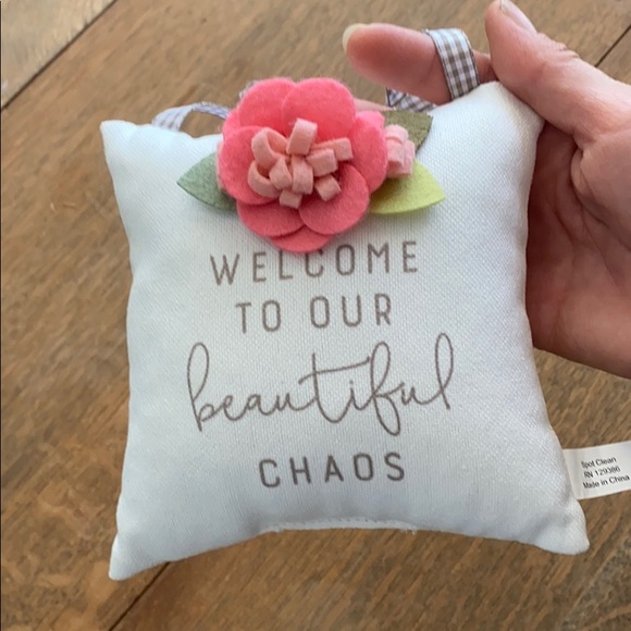 welcome pillow door hanger - Picture 7 of 10